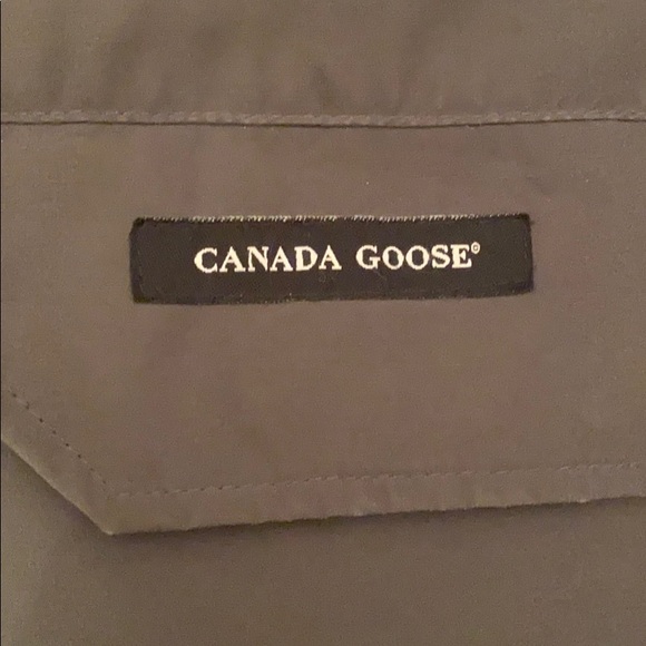 Canada Goose Jacket, bomber style, size M - Picture 2 of 6